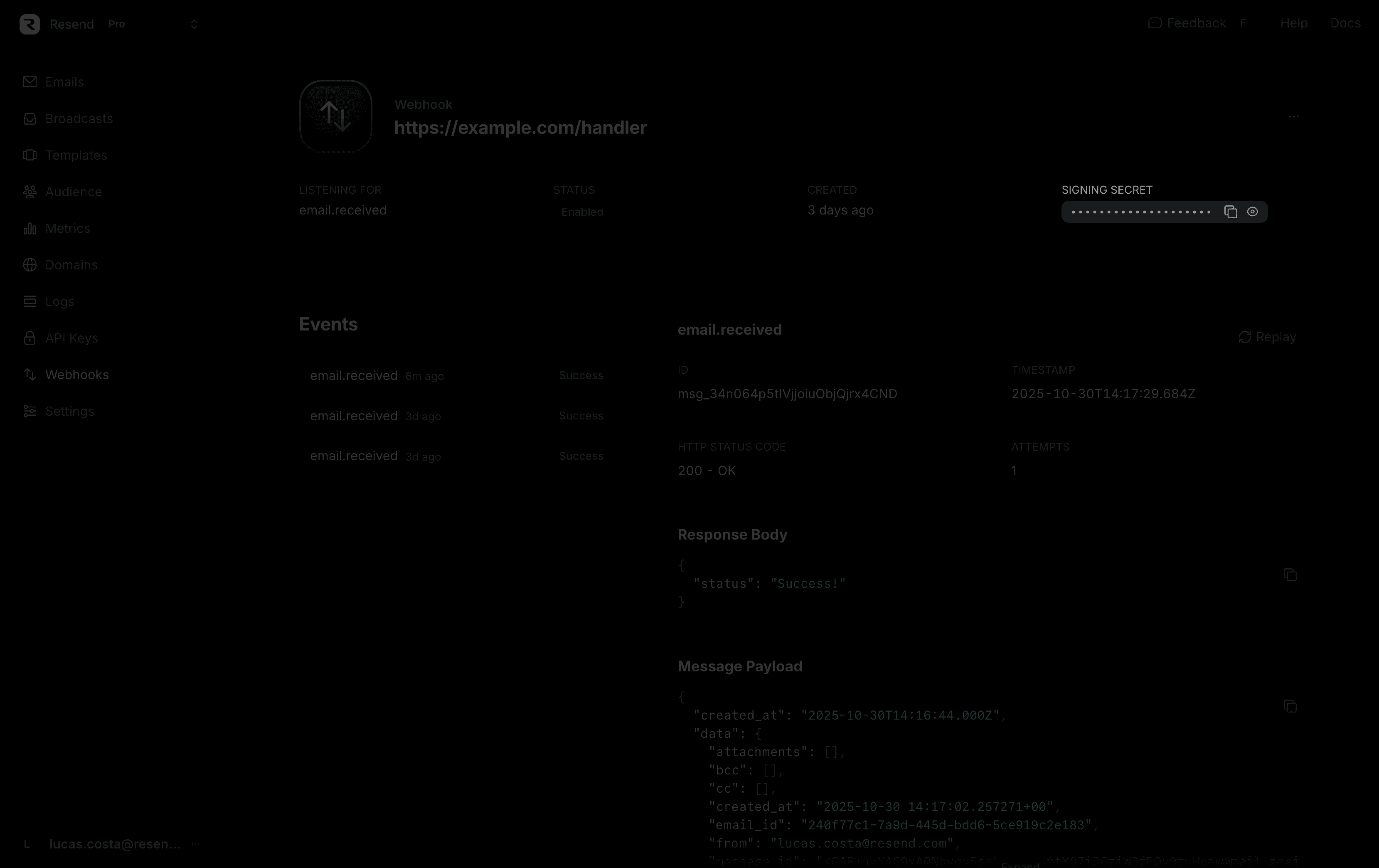 Página de detalhes do webhook no Resend, com o campo Signing Secret e os ícones de copiar e mostrar
